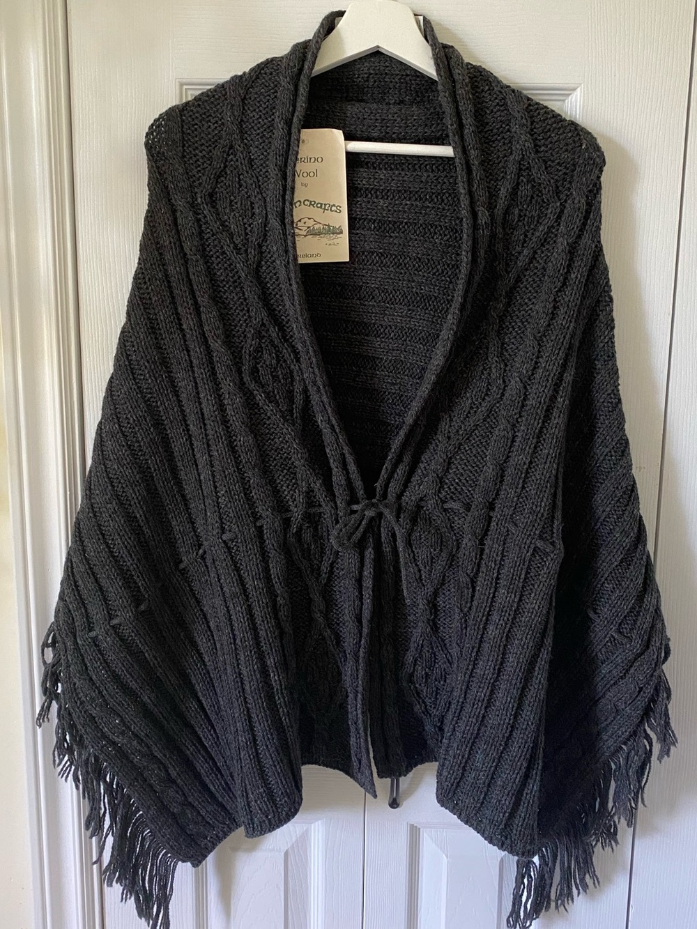 Aran Crafts NWT Irish Cable-Knit Fringe Wrap with drawstring ties 100% merino